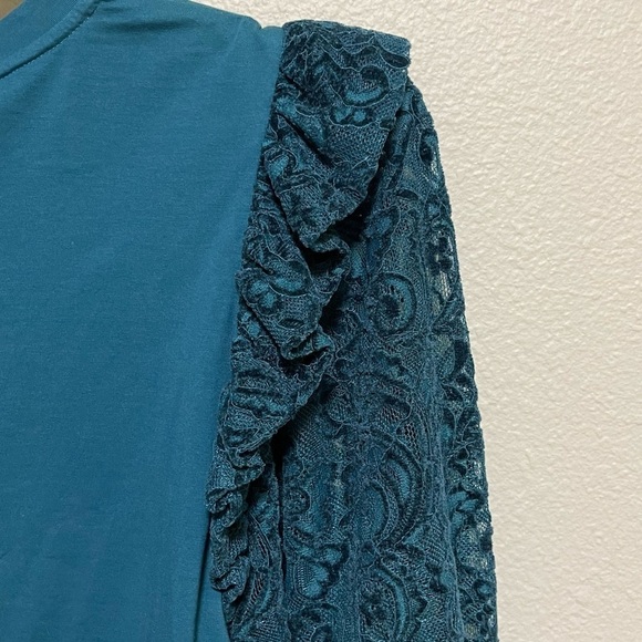 JOY JOY Women's Lace Sleeve Top-Teal Festive Size M - Picture 3 of 6